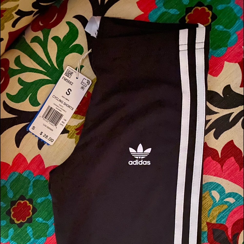 Adidas ⚡️ YOUTH cycling shorts